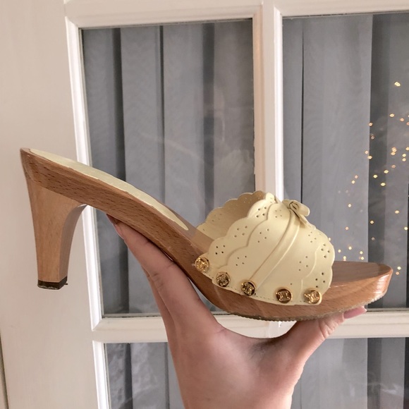 CELINE Ivory/Cream Wooden Heels with Bow - Picture 9 of 15
